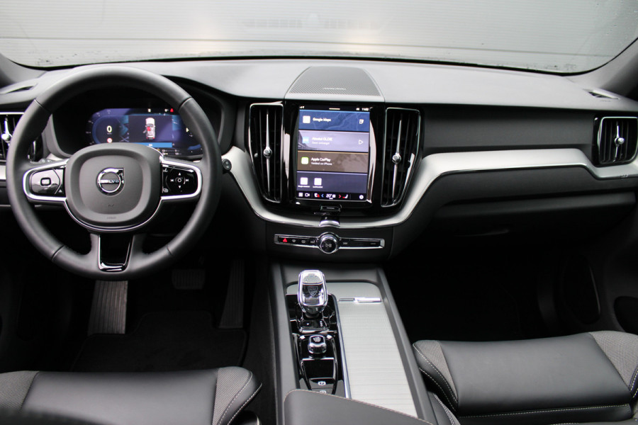 Volvo XC60 2.0 T8 Plug-in hybrid AWD Plus Bright | Luchtvering | Trekhaak | H&K | 360 Camera | Full
