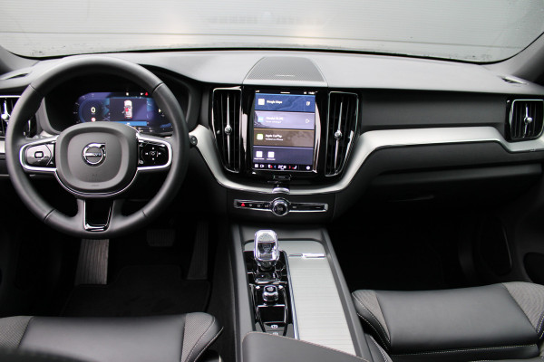 Volvo XC60 2.0 T8 Plug-in hybrid AWD Plus Bright | Luchtvering | Trekhaak | H&K | 360 Camera | Full