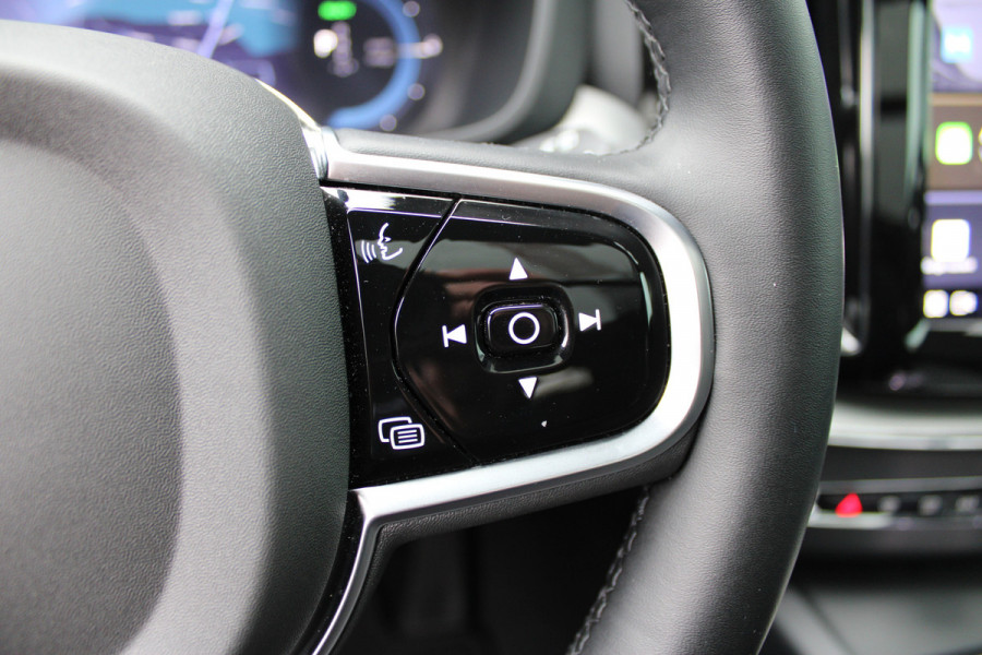 Volvo XC60 2.0 T8 Plug-in hybrid AWD Plus Bright | Luchtvering | Trekhaak | H&K | 360 Camera | Full