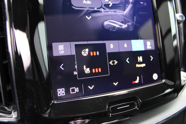 Volvo XC60 2.0 T8 Plug-in hybrid AWD Plus Bright | Luchtvering | Trekhaak | H&K | 360 Camera | Full