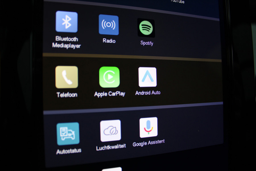 Volvo XC60 2.0 T8 Plug-in hybrid AWD Plus Bright | Luchtvering | Trekhaak | H&K | 360 Camera | Full