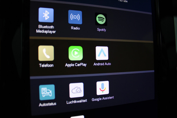 Volvo XC60 2.0 T8 Plug-in hybrid AWD Plus Bright | Luchtvering | Trekhaak | H&K | 360 Camera | Full