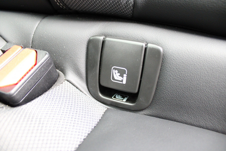 Volvo XC60 2.0 T8 Plug-in hybrid AWD Plus Bright | Luchtvering | Trekhaak | H&K | 360 Camera | Full