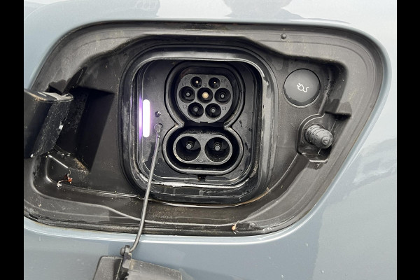 Volvo XC40 Recharge Core 70 kWh VAN: 33.900,- VOOR: 30.877,- UW EINDEJAARSVOORDEEL: 3.023,- | ACHTERUITRIJCAMERA | APPLE CARPLAY | CRUISE CONTROL | DRAADLOZE TELEFOON LADER |