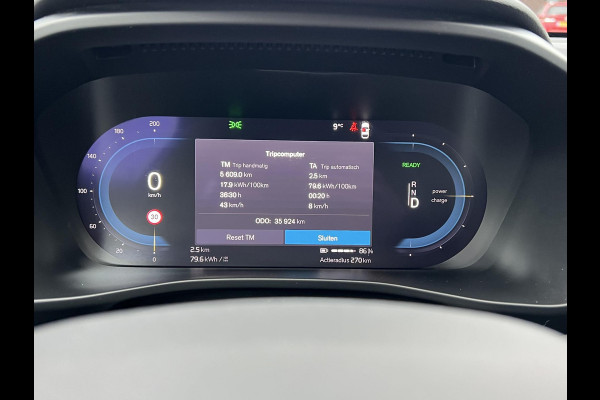 Volvo XC40 Recharge Core 70 kWh VAN: 33.900,- VOOR: 30.877,- UW EINDEJAARSVOORDEEL: 3.023,- | ACHTERUITRIJCAMERA | APPLE CARPLAY | CRUISE CONTROL | DRAADLOZE TELEFOON LADER |