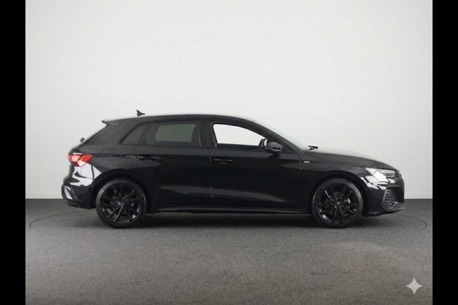 Audi A3 Sportback 35 TFSI S edition 150 pk S-tronic | Private lease vanaf € 670,- pm | Navigatie | Parkeersensoren (Park assist) | Apple Carplay/Android Auto | S-Line |