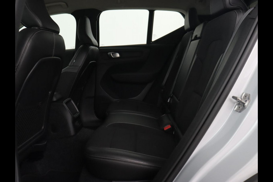 Volvo XC40 1.5 T5 Recharge Momentum Pro | Harman/Kardon | Camera | Carplay | Half leder | Navigatie | Cruise control | Climate control | Parkeerhulp | Full LED | PHEV | Plug In