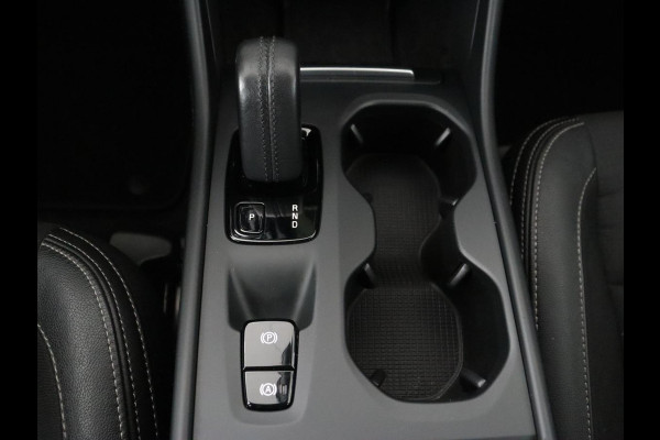 Volvo XC40 1.5 T5 Recharge Momentum Pro | Harman/Kardon | Camera | Carplay | Half leder | Navigatie | Cruise control | Climate control | Parkeerhulp | Full LED | PHEV | Plug In