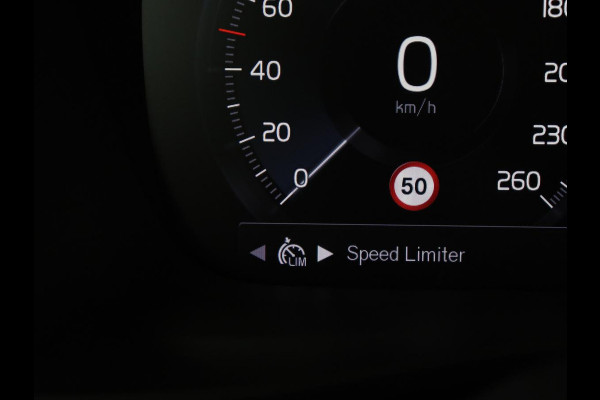 Volvo XC40 1.5 T5 Recharge Momentum Pro | Harman/Kardon | Camera | Carplay | Half leder | Navigatie | Cruise control | Climate control | Parkeerhulp | Full LED | PHEV | Plug In