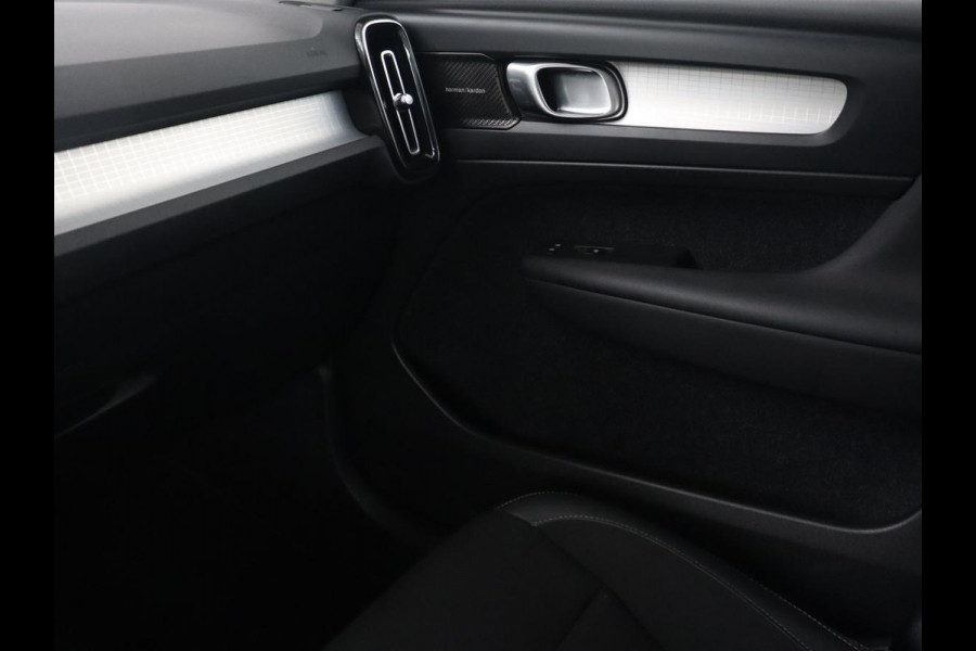 Volvo XC40 1.5 T5 Recharge Momentum Pro | Harman/Kardon | Camera | Carplay | Half leder | Navigatie | Cruise control | Climate control | Parkeerhulp | Full LED | PHEV | Plug In