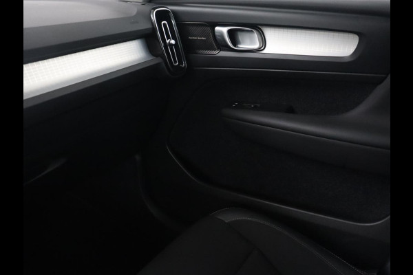 Volvo XC40 1.5 T5 Recharge Momentum Pro | Harman/Kardon | Camera | Carplay | Half leder | Navigatie | Cruise control | Climate control | Parkeerhulp | Full LED | PHEV | Plug In