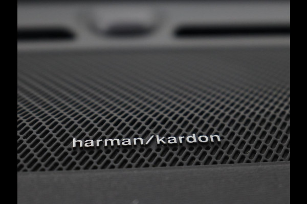 Volvo XC40 1.5 T5 Recharge Momentum Pro | Harman/Kardon | Camera | Carplay | Half leder | Navigatie | Cruise control | Climate control | Parkeerhulp | Full LED | PHEV | Plug In