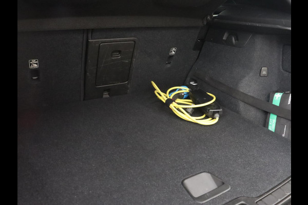 Volvo XC40 1.5 T5 Recharge Momentum Pro | Harman/Kardon | Camera | Carplay | Half leder | Navigatie | Cruise control | Climate control | Parkeerhulp | Full LED | PHEV | Plug In