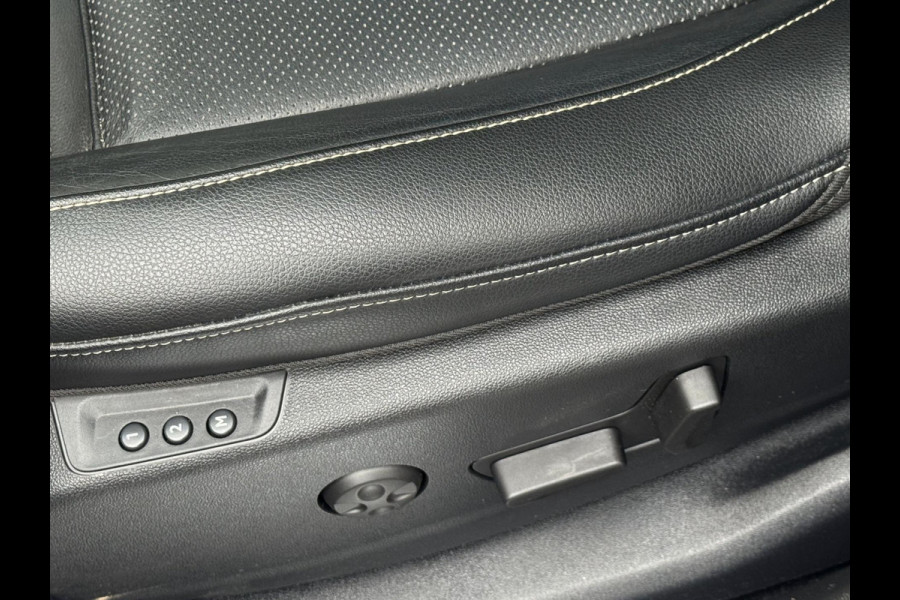 Opel Grandland X 1.2 Turbo Ultimate - Panorama dak I Leer I Airco I 360 Camera I PDC I LED I Dealer onderhouden