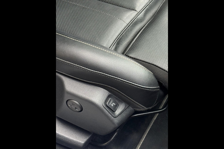 Opel Grandland X 1.2 Turbo Ultimate - Panorama dak I Leer I Airco I 360 Camera I PDC I LED I Dealer onderhouden