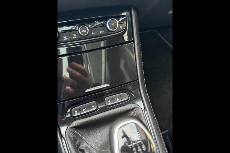 Opel Grandland X 1.2 Turbo Ultimate - Panorama dak I Leer I Airco I 360 Camera I PDC I LED I Dealer onderhouden