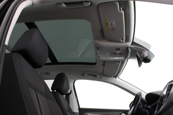 Volkswagen T-Roc 1.0 TSI Style Panorama.schuif/Camera/Adapt.cruise/18 inch...