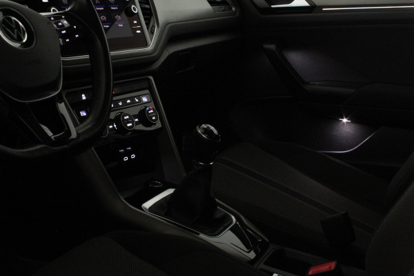 Volkswagen T-Roc 1.0 TSI Style Panorama.schuif/Camera/Adapt.cruise/18 inch...