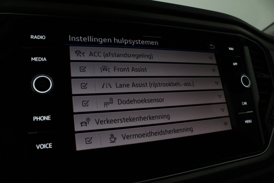 Volkswagen T-Roc 1.0 TSI Style Panorama.schuif/Camera/Adapt.cruise/18 inch...