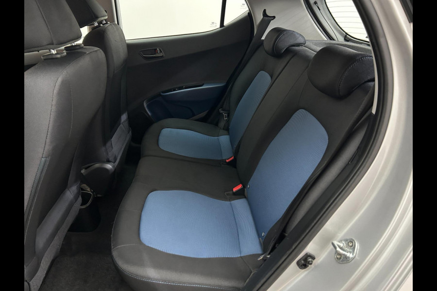 Hyundai i10 Occasion 1.0i i-Motion Comfort | Grijs | Tweedehands Hyundai i10 | Airco | Cruisecontrol | Aux en usb audio