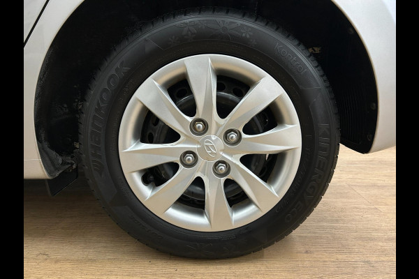 Hyundai i10 Occasion 1.0i i-Motion Comfort | Grijs | Tweedehands Hyundai i10 | Airco | Cruisecontrol | Aux en usb audio