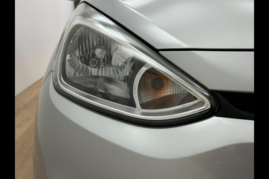 Hyundai i10 Occasion 1.0i i-Motion Comfort | Grijs | Tweedehands Hyundai i10 | Airco | Cruisecontrol | Aux en usb audio
