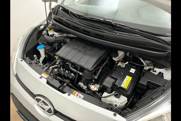 Hyundai i10 Occasion 1.0i i-Motion Comfort | Grijs | Tweedehands Hyundai i10 | Airco | Cruisecontrol | Aux en usb audio