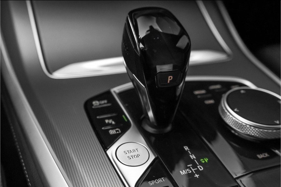 BMW X5 xDrive45e Driving Assist Plus H/K HUD Trekhaak