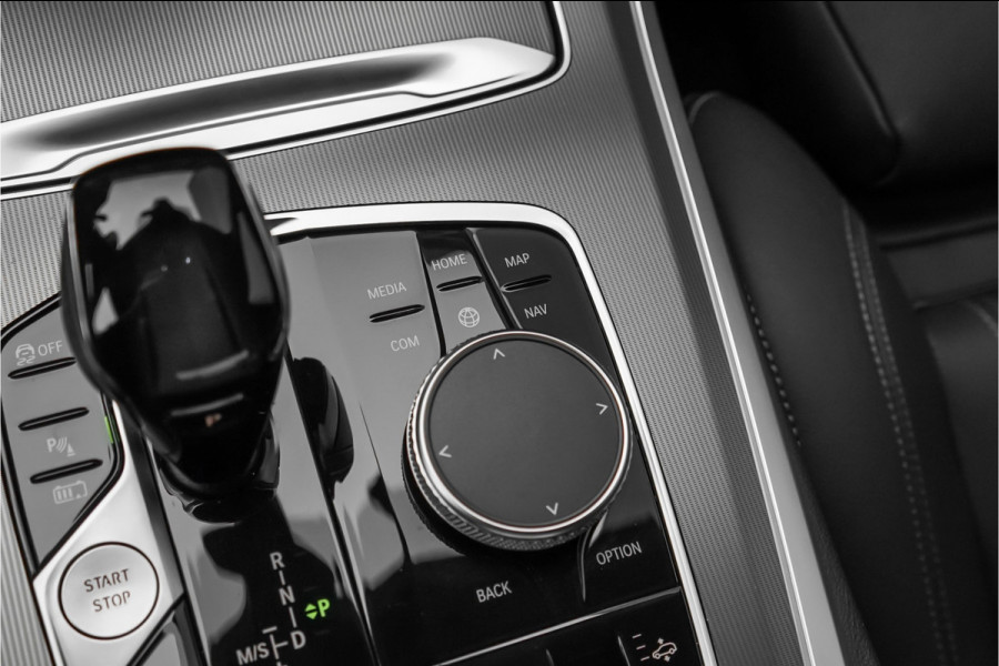 BMW X5 xDrive45e Driving Assist Plus H/K HUD Trekhaak