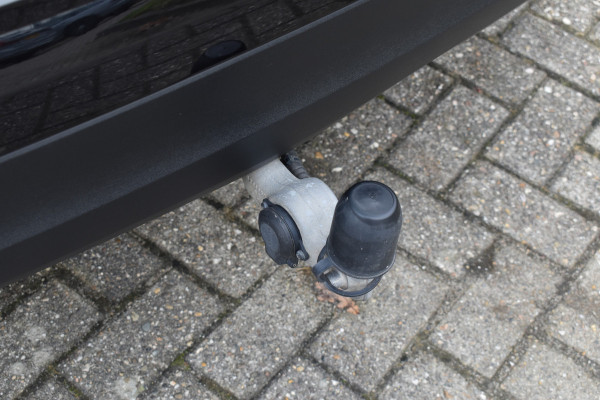 Volvo XC60 D4 190PK Automaat AWD Momentum | Trekhaak | Standkachel | Leder | Stoelverwarming