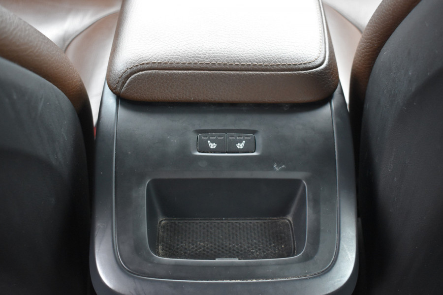 Volvo XC60 D4 190PK Automaat AWD Momentum | Trekhaak | Standkachel | Leder | Stoelverwarming