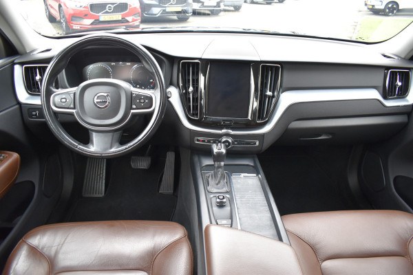 Volvo XC60 D4 190PK Automaat AWD Momentum | Trekhaak | Standkachel | Leder | Stoelverwarming