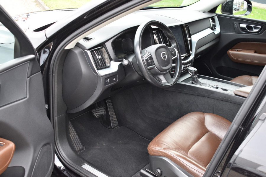 Volvo XC60 D4 190PK Automaat AWD Momentum | Trekhaak | Standkachel | Leder | Stoelverwarming