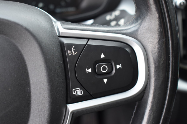 Volvo XC60 D4 190PK Automaat AWD Momentum | Trekhaak | Standkachel | Leder | Stoelverwarming