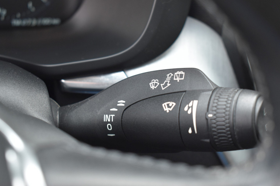 Volvo XC60 D4 190PK Automaat AWD Momentum | Trekhaak | Standkachel | Leder | Stoelverwarming