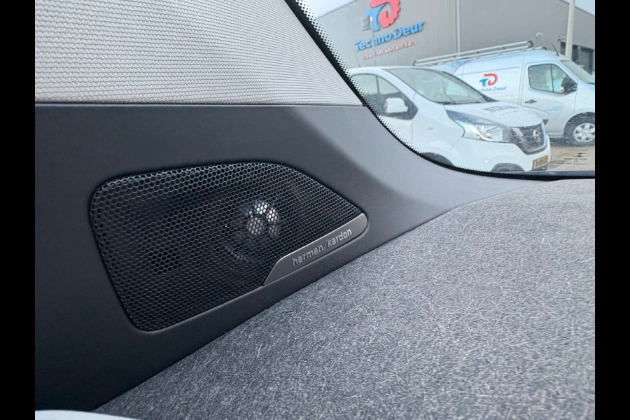 BMW i3 S Executive Edition 120Ah 42 kWh | Panoramadak | Harman Kardon | Stoelverwarming | Keyless | Warmtepomp | Camera | Cruise Control | Navigatie | Parkeersensoren | DAB | LED | BTW | NAP