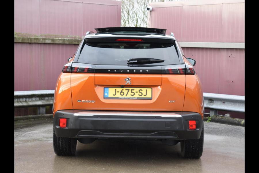 Peugeot e-2008 EV GT Première 1 fase 50 kWh SCHUIF- KANTELDAK | NAVI & CARPLAY | ACHTERUITRIJCAMERA MET SENSOREN | E.C.C. |