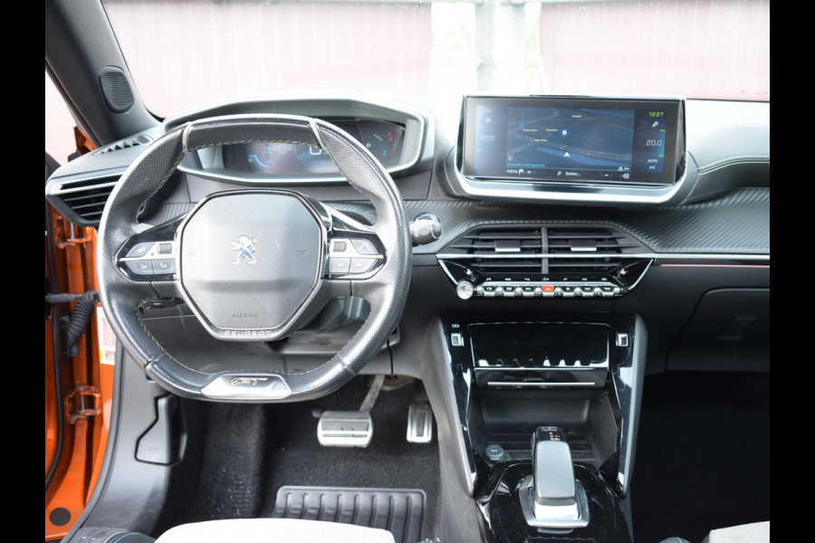 Peugeot e-2008 EV GT Première 1 fase 50 kWh SCHUIF- KANTELDAK | NAVI & CARPLAY | ACHTERUITRIJCAMERA MET SENSOREN | E.C.C. |