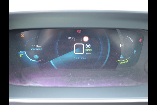 Peugeot e-2008 EV GT Première 1 fase 50 kWh SCHUIF- KANTELDAK | NAVI & CARPLAY | ACHTERUITRIJCAMERA MET SENSOREN | E.C.C. |