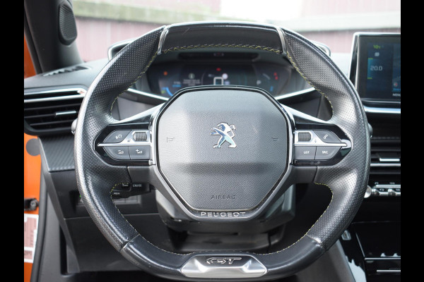 Peugeot e-2008 EV GT Première 1 fase 50 kWh SCHUIF- KANTELDAK | NAVI & CARPLAY | ACHTERUITRIJCAMERA MET SENSOREN | E.C.C. |