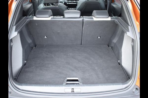 Peugeot e-2008 EV GT Première 1 fase 50 kWh SCHUIF- KANTELDAK | NAVI & CARPLAY | ACHTERUITRIJCAMERA MET SENSOREN | E.C.C. |