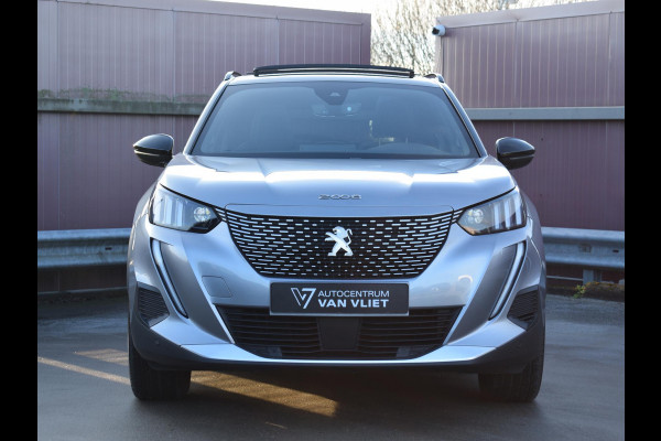 Peugeot e-2008 EV Allure Pack 50 kWh SCHUIF- KANDELDAK | NAVI & CARPLAY | ACHTERUITRIJCAMERA MET SENSOREN | E.C.C. |