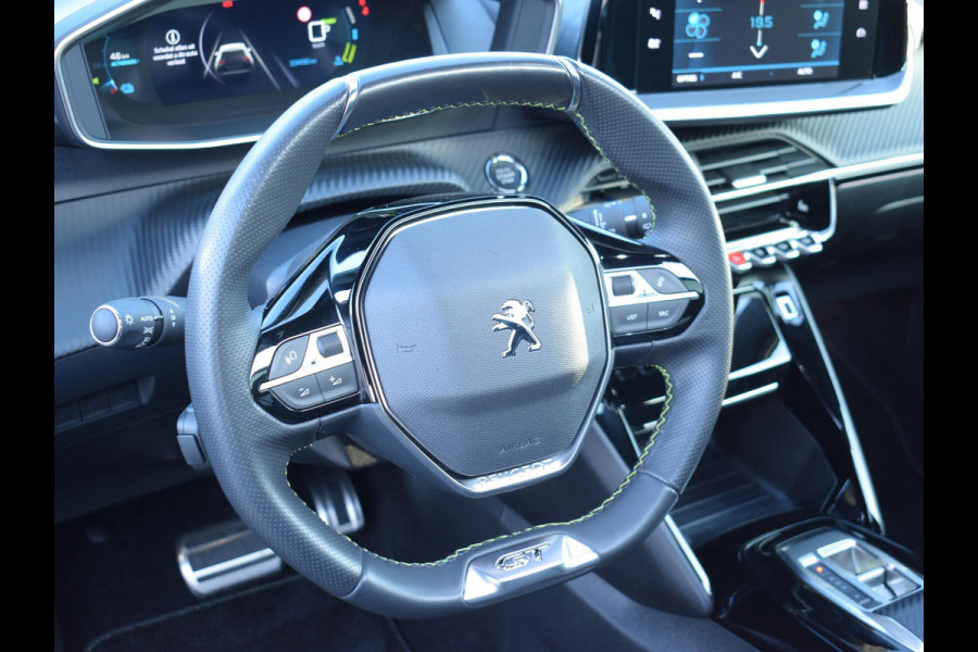 Peugeot e-2008 EV Allure Pack 50 kWh SCHUIF- KANDELDAK | NAVI & CARPLAY | ACHTERUITRIJCAMERA MET SENSOREN | E.C.C. |