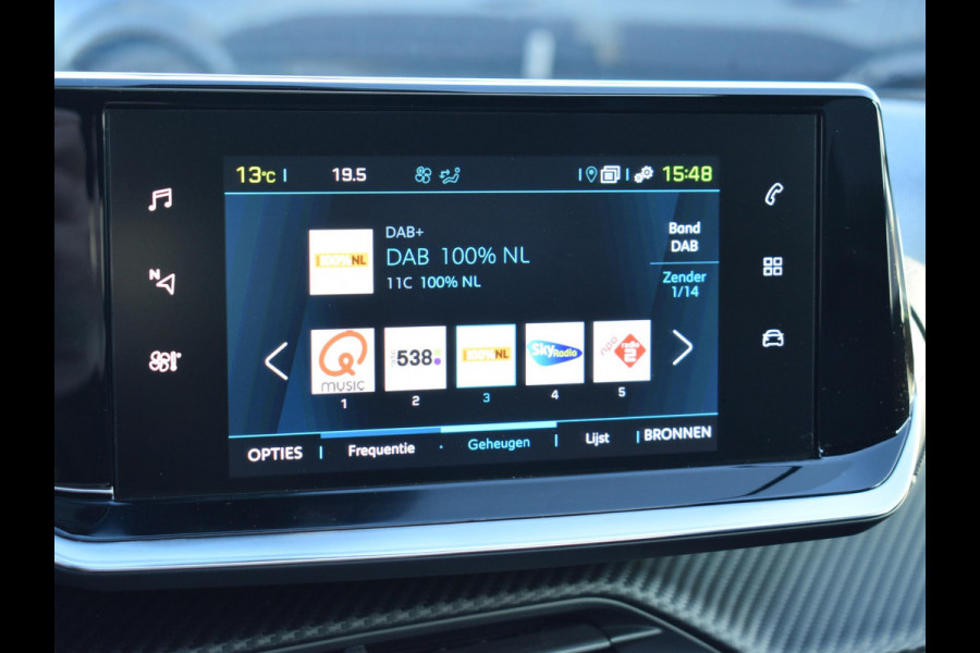 Peugeot e-2008 EV Allure Pack 50 kWh SCHUIF- KANDELDAK | NAVI & CARPLAY | ACHTERUITRIJCAMERA MET SENSOREN | E.C.C. |