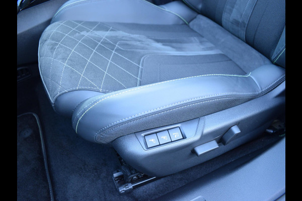 Peugeot e-2008 EV Allure Pack 50 kWh SCHUIF- KANDELDAK | NAVI & CARPLAY | ACHTERUITRIJCAMERA MET SENSOREN | E.C.C. |