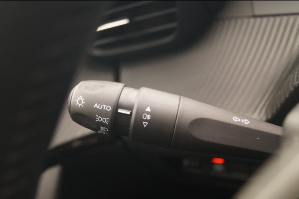 Peugeot 2008 1.2 PureTech 130pk Active Pack -NAVI-CAM-PDC-