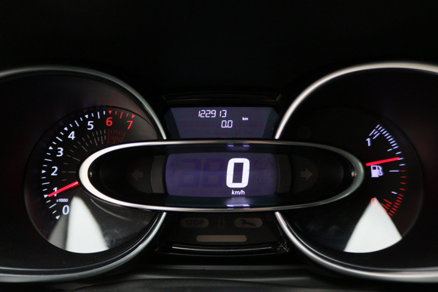 Renault Clio Estate 0.9 TCe Limited Navigatie, Bluetooth, Trekhaak, Airco, LED, 17"