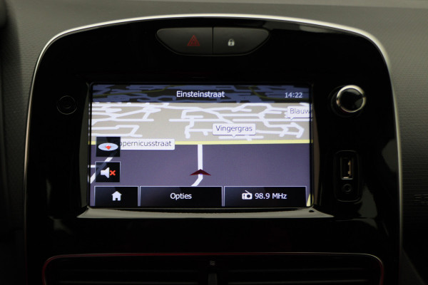 Renault Clio Estate 0.9 TCe Limited Navigatie, Bluetooth, Trekhaak, Airco, LED, 17"