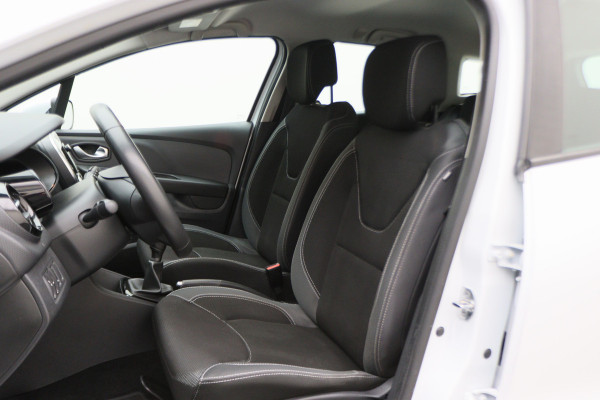 Renault Clio Estate 0.9 TCe Limited Navigatie, Bluetooth, Trekhaak, Airco, LED, 17"