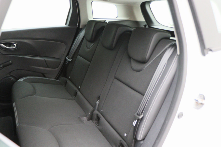 Renault Clio Estate 0.9 TCe Limited Navigatie, Bluetooth, Trekhaak, Airco, LED, 17"